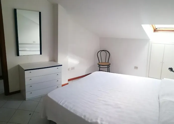 Attico Del Sole Zero Undici Zero Uno Sette Lt 0787 Apartman Levanto
