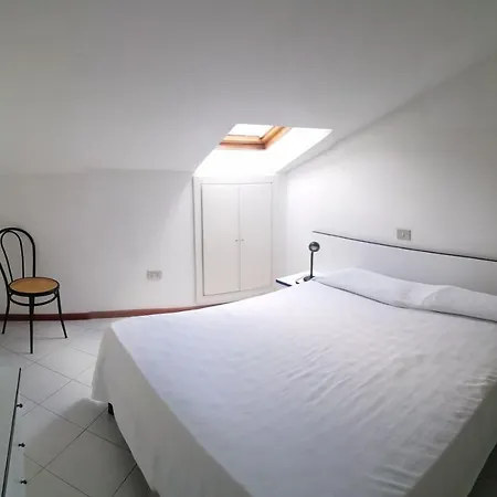 Apartment Attico Del Sole Zero Undici Zero Uno Sette Lt 0787